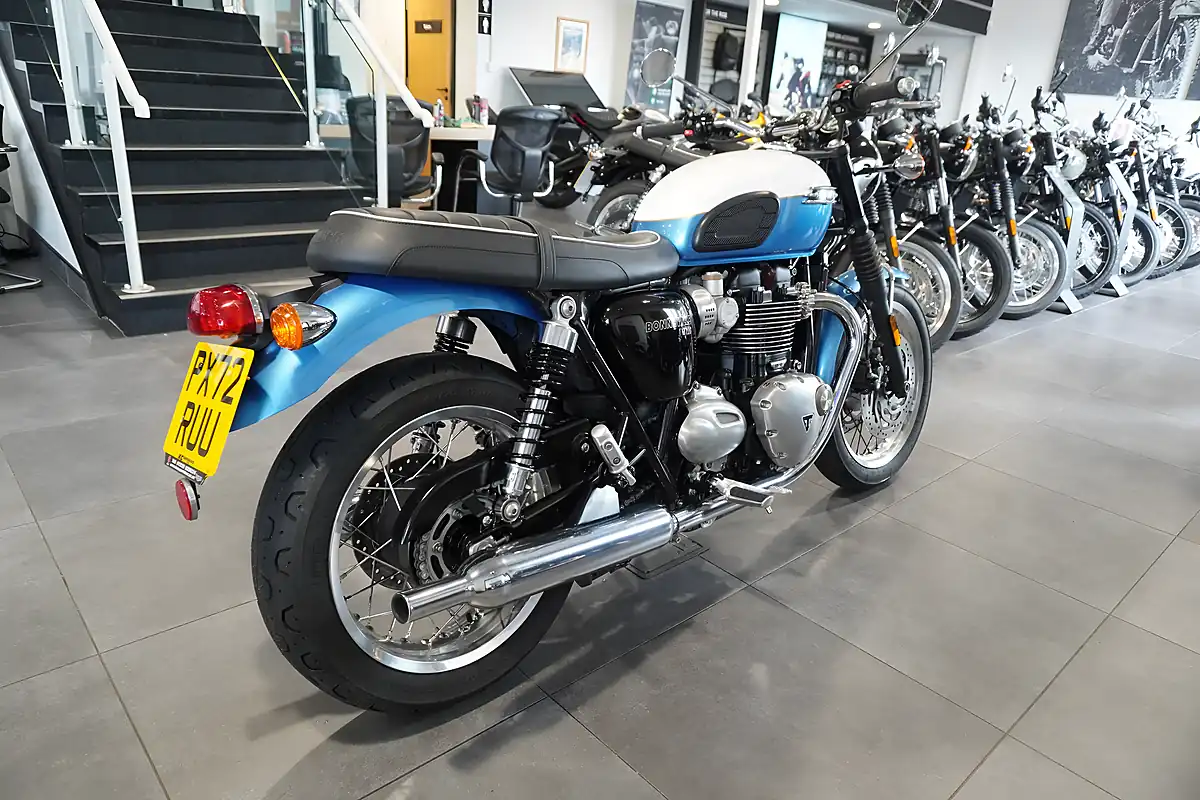Used 2023 Triumph Bonneville T120 Blue Metallic - Interior and Exterior details 5