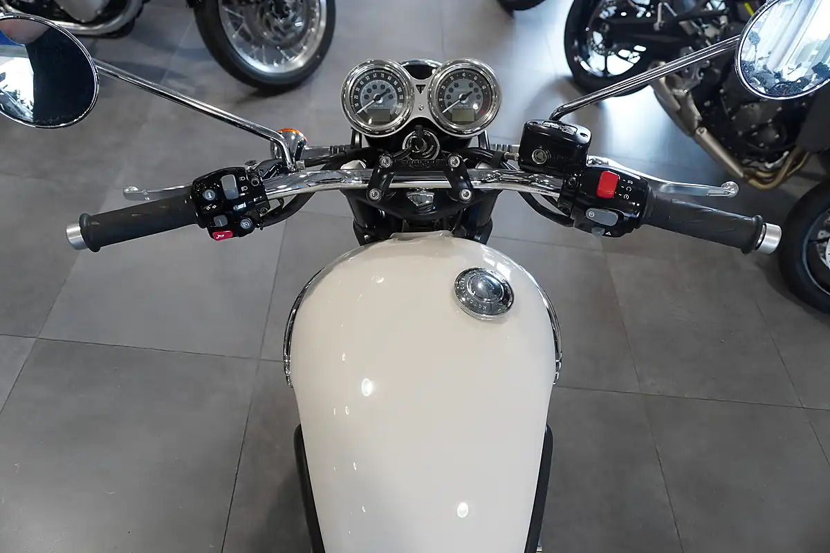 Used 2023 Triumph Bonneville T120 Blue Metallic - Interior and Exterior details 7