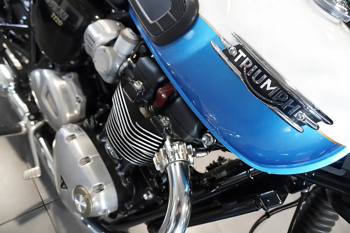 Used 2023 Triumph Bonneville T120 Blue Metallic - Interior and Exterior details 9