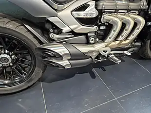 Used 2023 Triumph Rocket 3 R Silver Ice & Cranberry Red - Interior and Exterior details 14