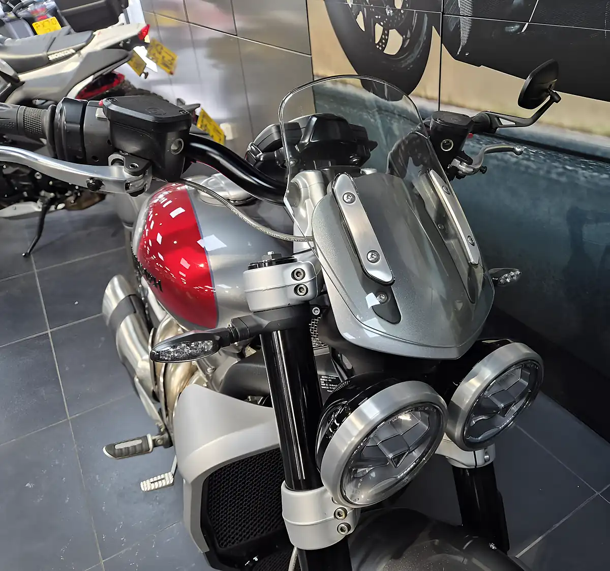 Used 2023 Triumph Rocket 3 R Silver Ice & Cranberry Red - Interior and Exterior details 16