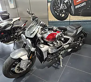 Used 2023 Triumph Rocket 3 R Silver Ice & Cranberry Red - Interior and Exterior details 2