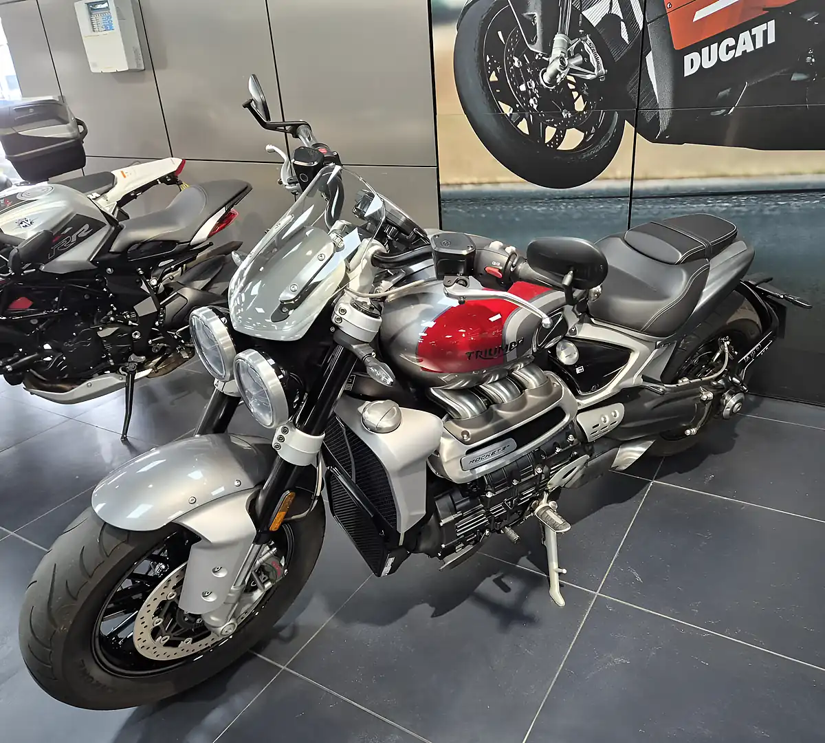 Used 2023 Triumph Rocket 3 R Silver Ice & Cranberry Red - Interior and Exterior details 2