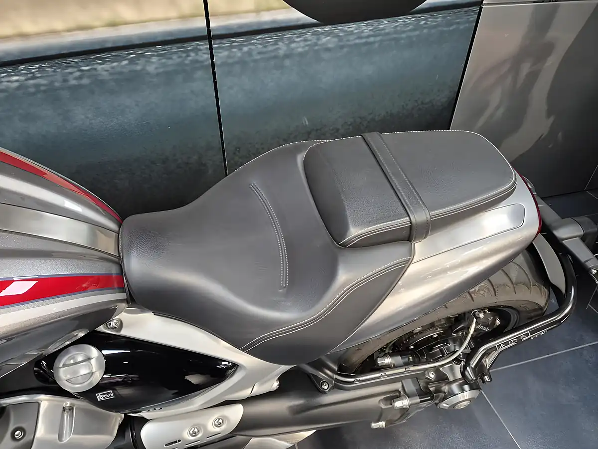 Used 2023 Triumph Rocket 3 R Silver Ice & Cranberry Red - Interior and Exterior details 9