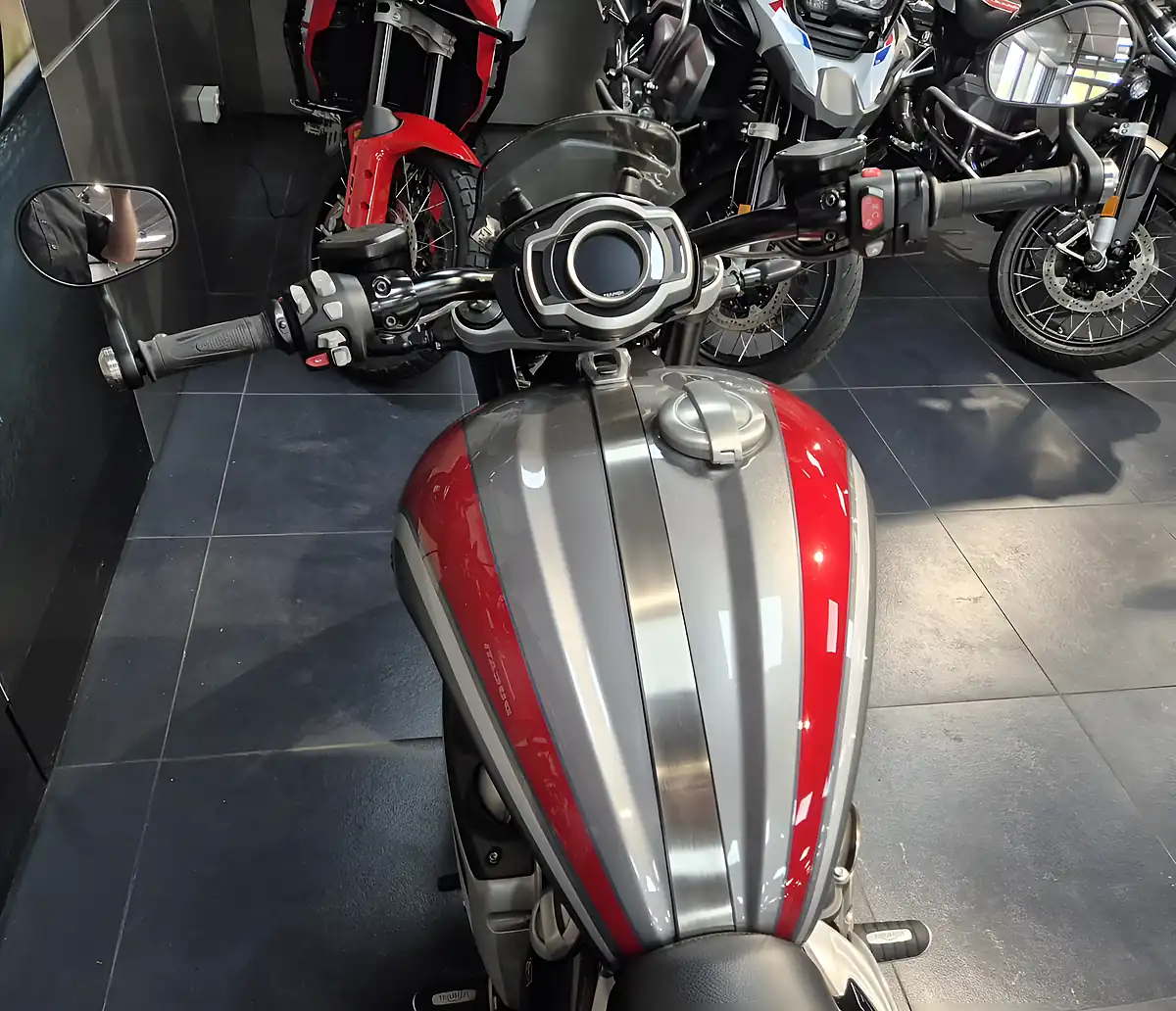 Used 2023 Triumph Rocket 3 R Silver Ice / Cranberry Red - Interior and Exterior details 11