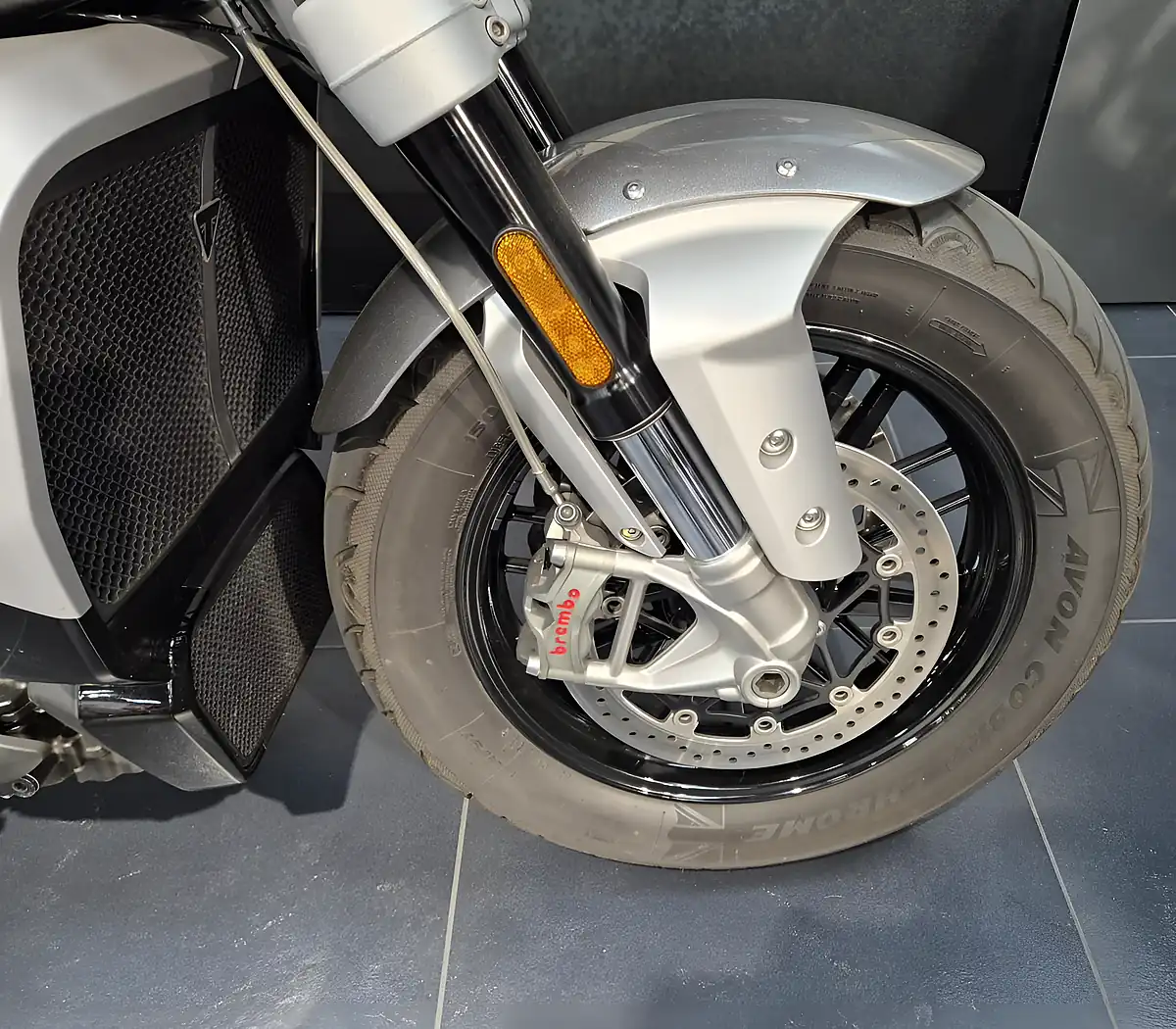 Used 2023 Triumph Rocket 3 R Silver Ice / Cranberry Red - Interior and Exterior details 15