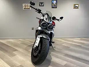 Used 2023 Triumph Rocket 3 R Silver Ice / Cranberry Red - Interior and Exterior details 5