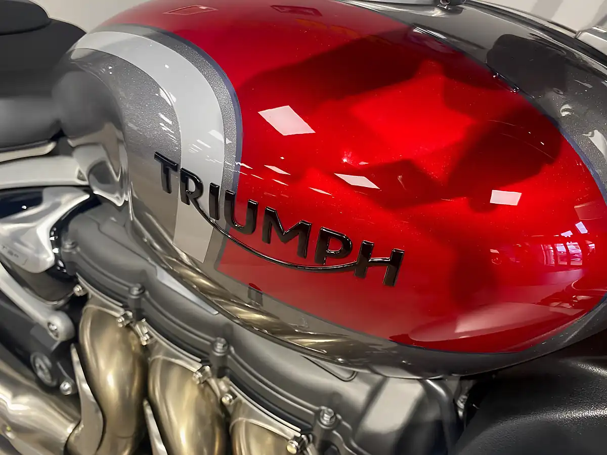 Used 2023 Triumph Rocket 3 R Silver Ice / Cranberry Red - Interior and Exterior details 7