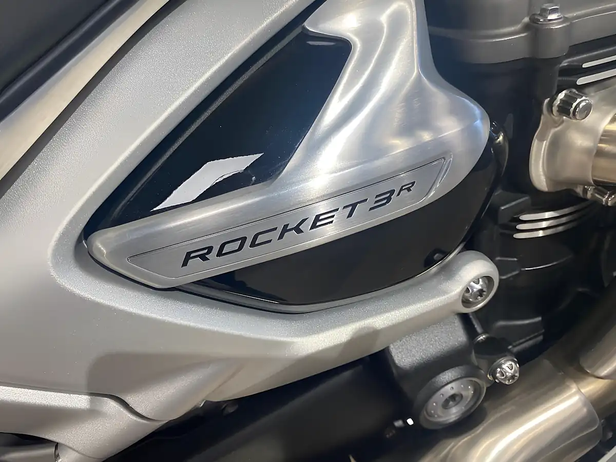 Used 2023 Triumph Rocket 3 R Silver Ice / Cranberry Red - Interior and Exterior details 8