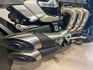 Used 2023 Triumph Rocket 3 R Silver Ice / Cranberry Red - Interior and Exterior details 9
