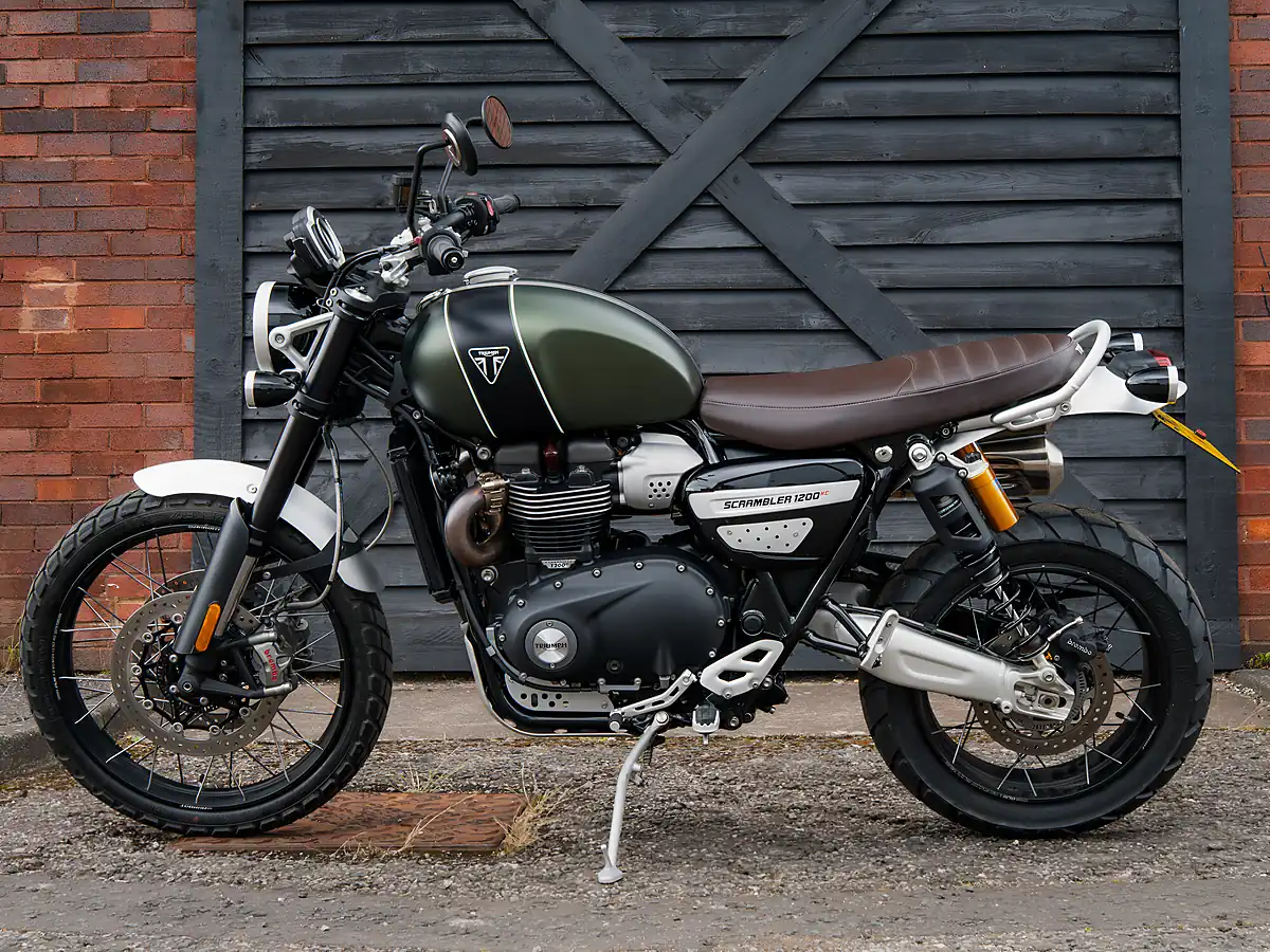Used 2023 Triumph Scrambler 1200 Xc Matte Khaki Green - Jet Black - Interior and Exterior details 17