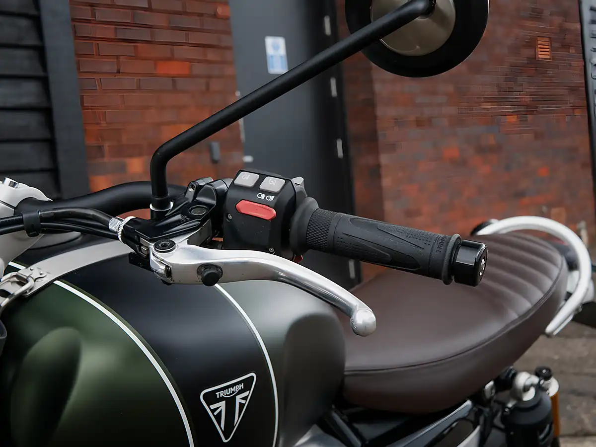 Used 2023 Triumph Scrambler 1200 Xc Matte Khaki Green - Jet Black - Interior and Exterior details 18
