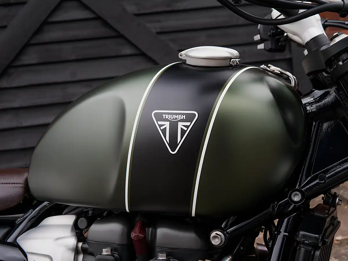 Used 2023 Triumph Scrambler 1200 Xc Matte Khaki Green - Jet Black - Interior and Exterior details 7