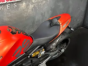 Used 2023 Triumph Speed Triple 1200 RS Orange - Interior and Exterior details 19