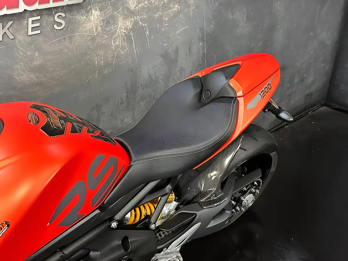 Used 2023 Triumph Speed Triple 1200 RS Orange - Interior and Exterior details 19