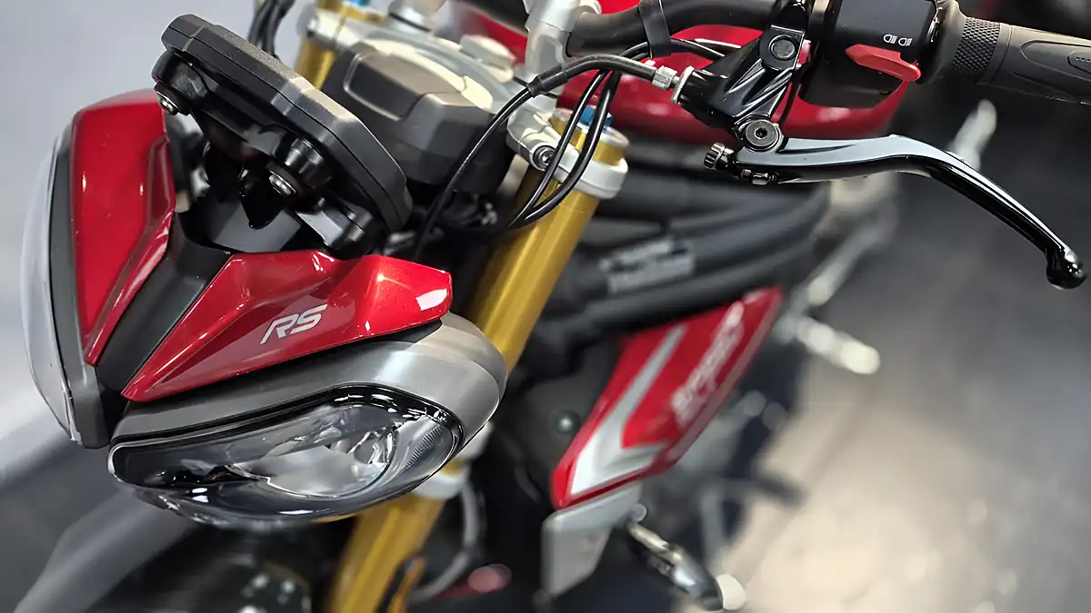 Used 2023 Triumph Speed Triple RS Carnival Red - Interior and Exterior details 14