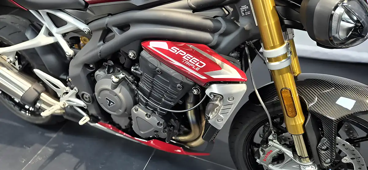 Used 2023 Triumph Speed Triple RS Carnival Red - Interior and Exterior details 9