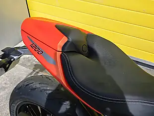 Used 2023 Triumph Speed Triple RS Orange - Interior and Exterior details 12