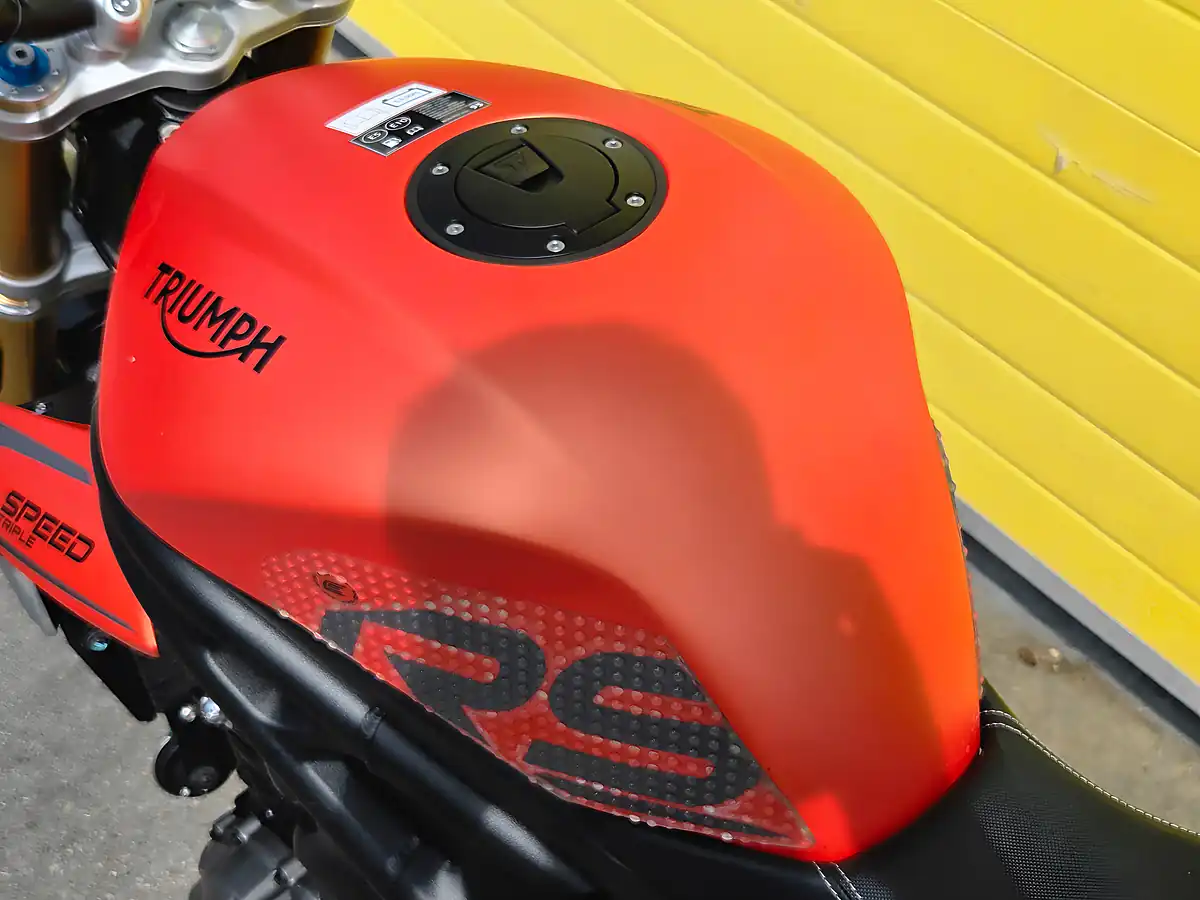 Used 2023 Triumph Speed Triple RS Orange - Interior and Exterior details 16