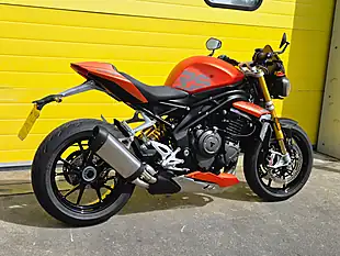 Used 2023 Triumph Speed Triple RS Orange - Interior and Exterior details 4