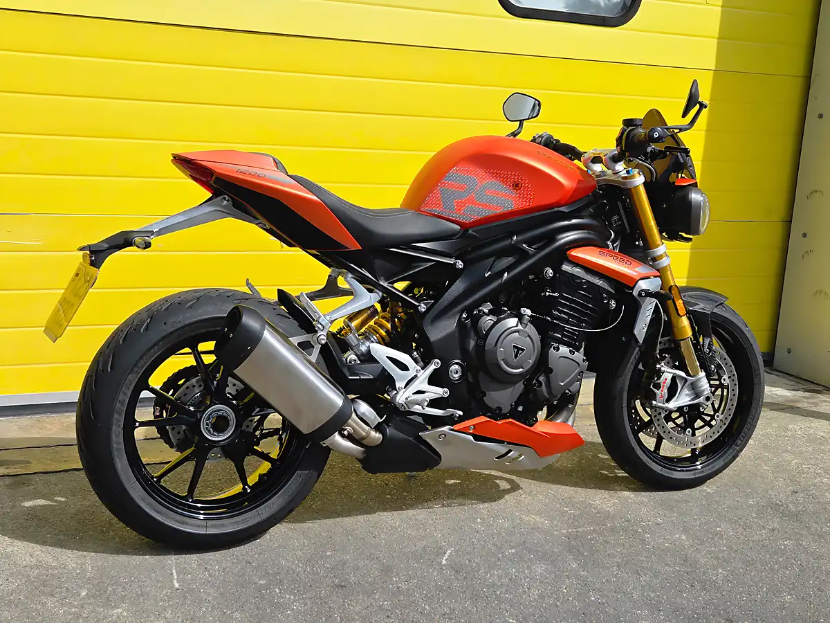 Used 2023 Triumph Speed Triple RS Orange - Interior and Exterior details 4