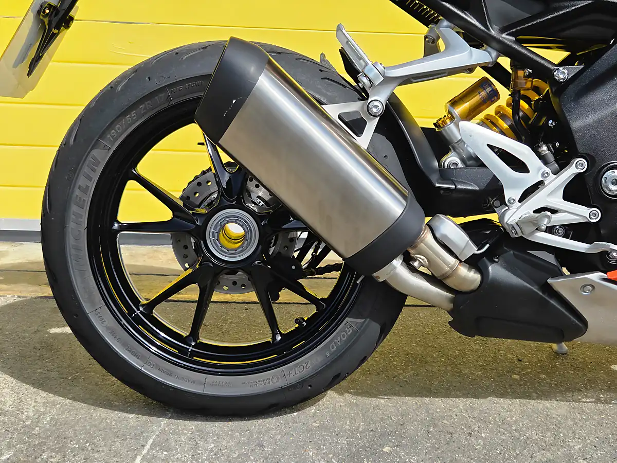 Used 2023 Triumph Speed Triple RS Orange - Interior and Exterior details 8