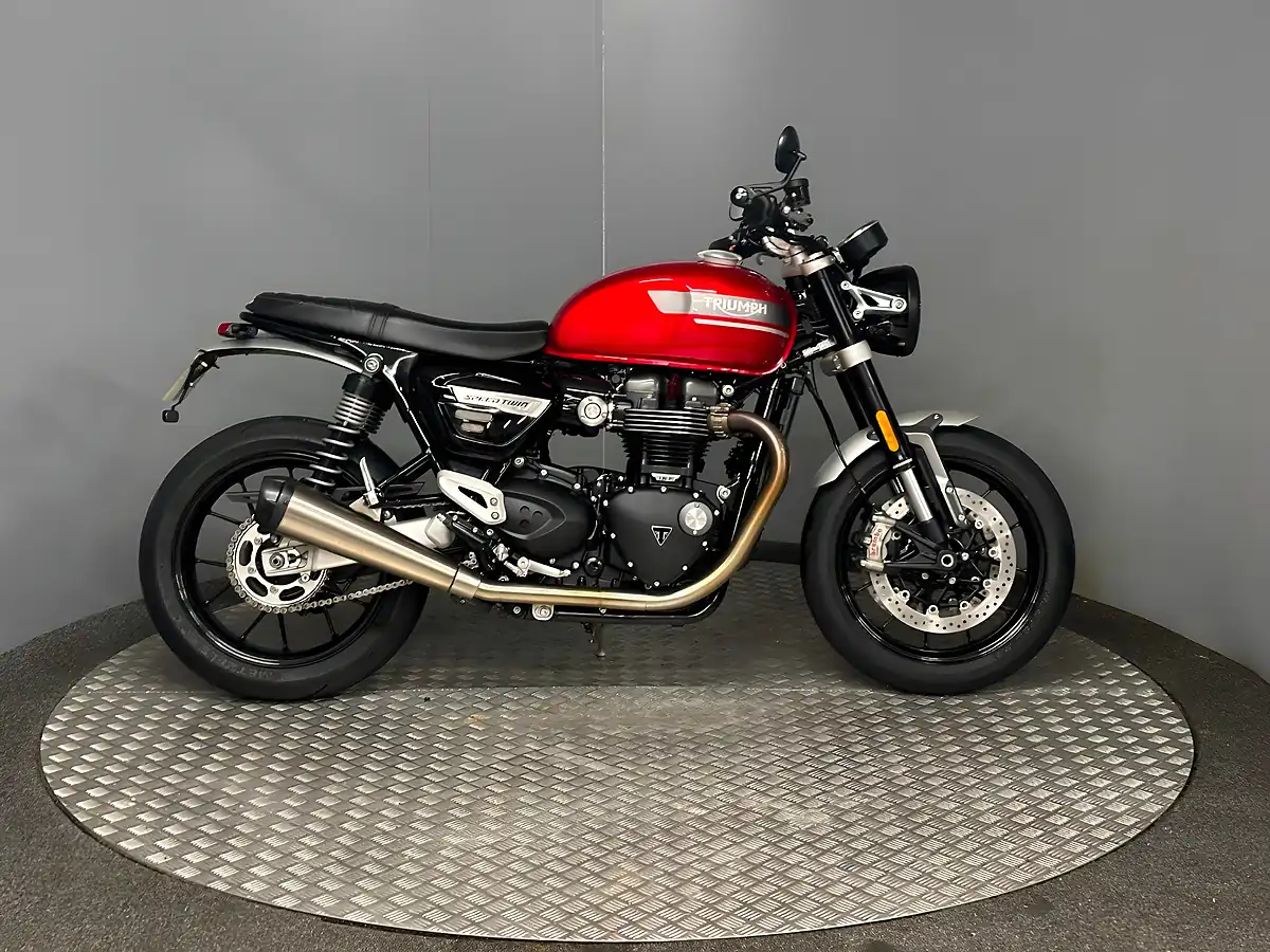 Used 2023 Triumph Speed Twin Red - Front View