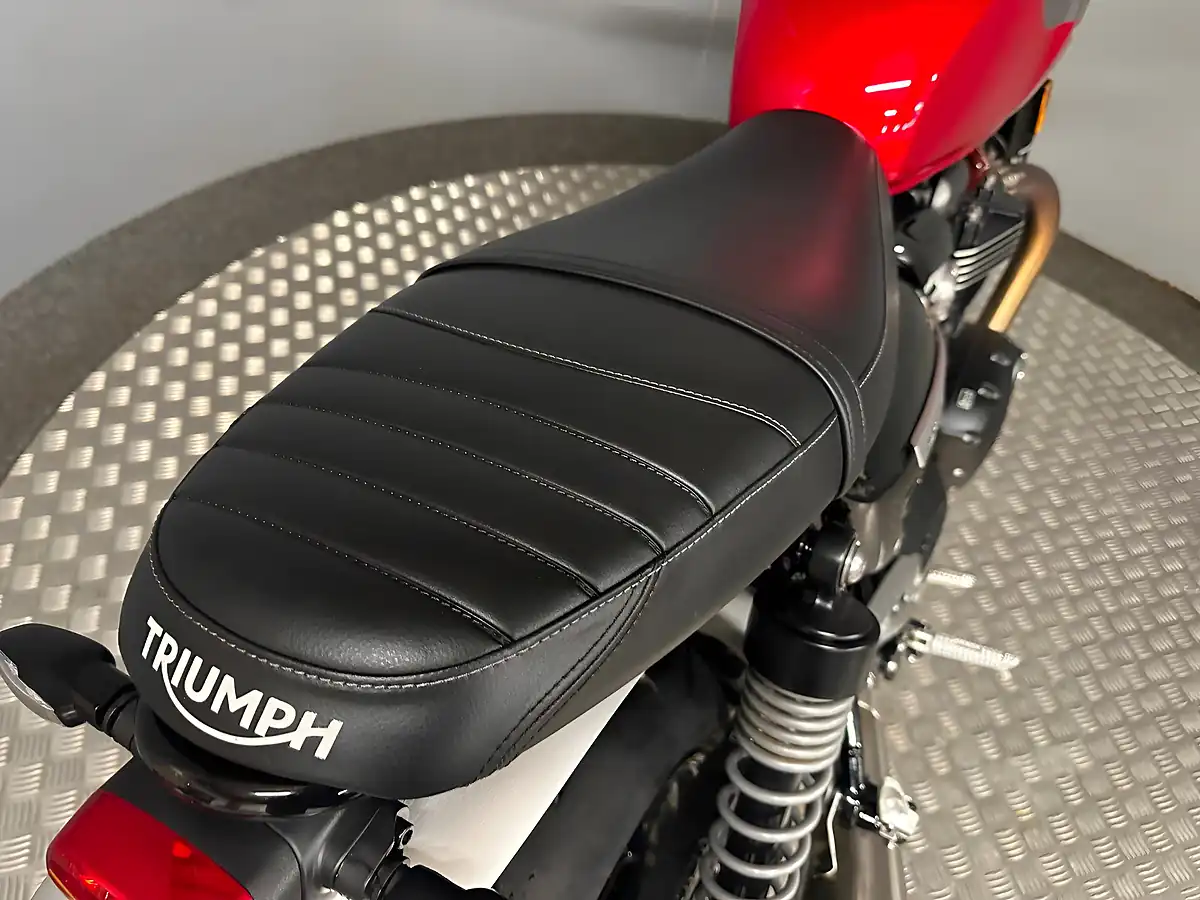 Used 2023 Triumph Speed Twin Red - Interior and Exterior details 11
