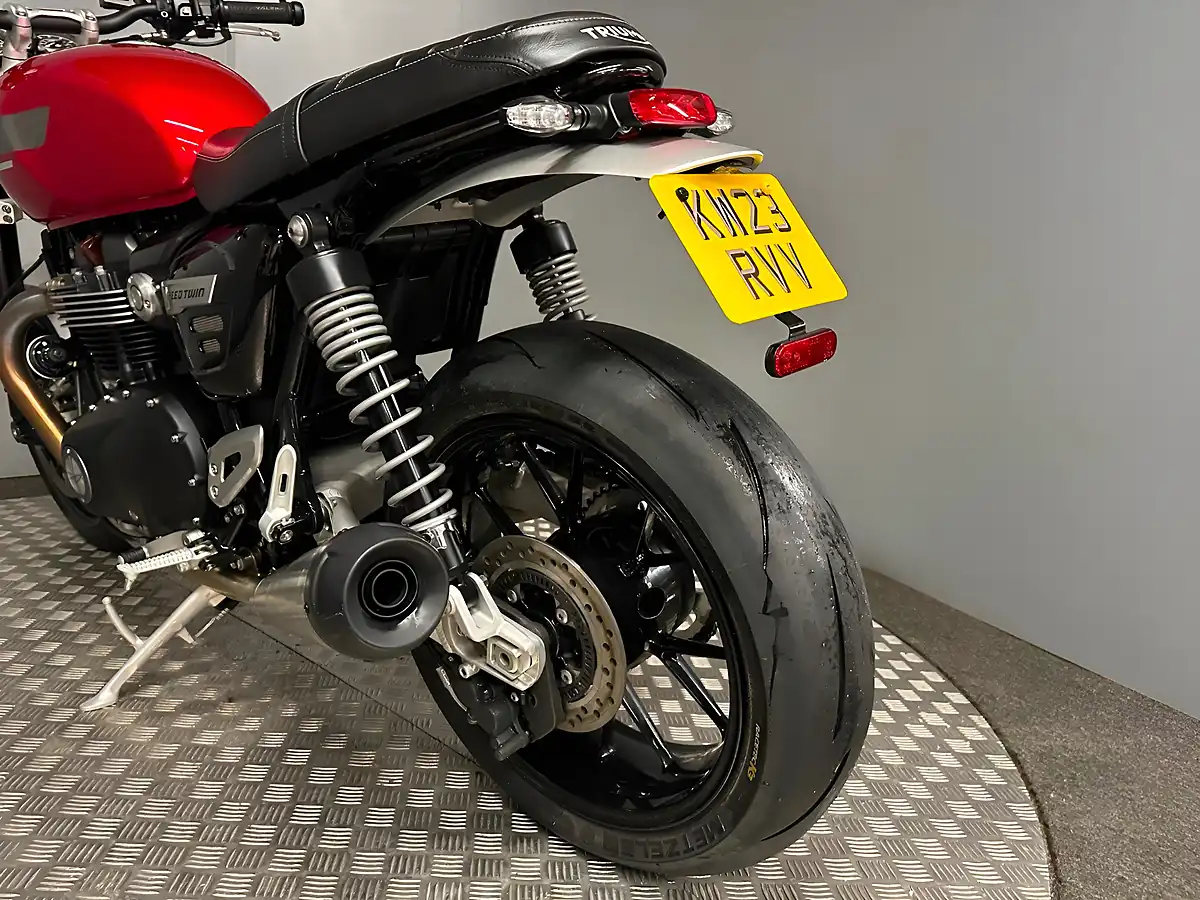 Used 2023 Triumph Speed Twin Red - Interior and Exterior details 12