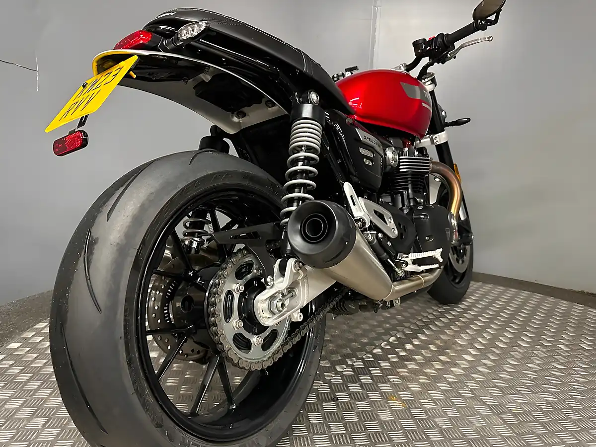 Used 2023 Triumph Speed Twin Red - Interior and Exterior details 13