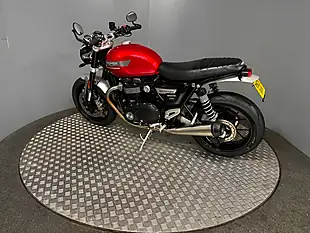 Used 2023 Triumph Speed Twin Red - Interior and Exterior details 2