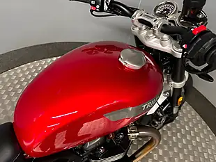Used 2023 Triumph Speed Twin Red - Interior and Exterior details 4