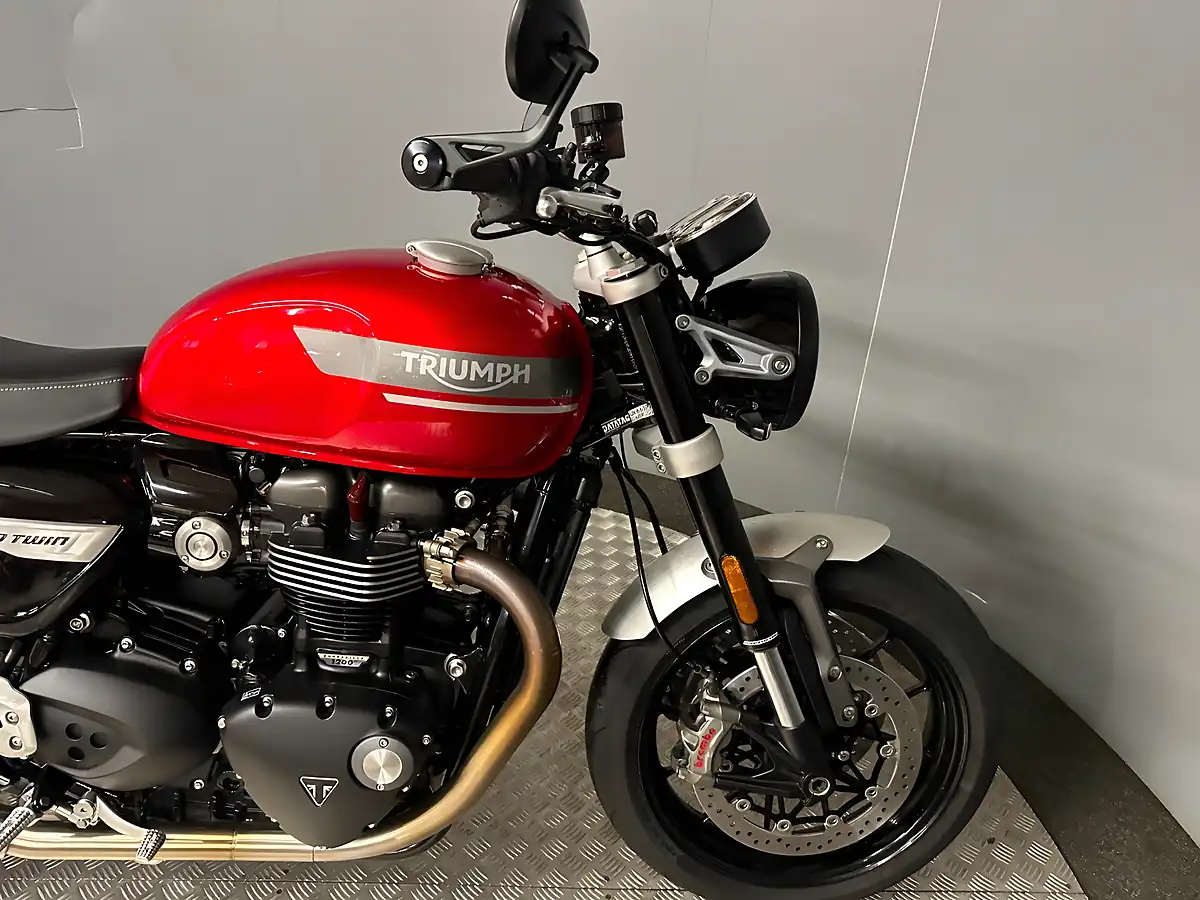 Used 2023 Triumph Speed Twin Red - Interior and Exterior details 6