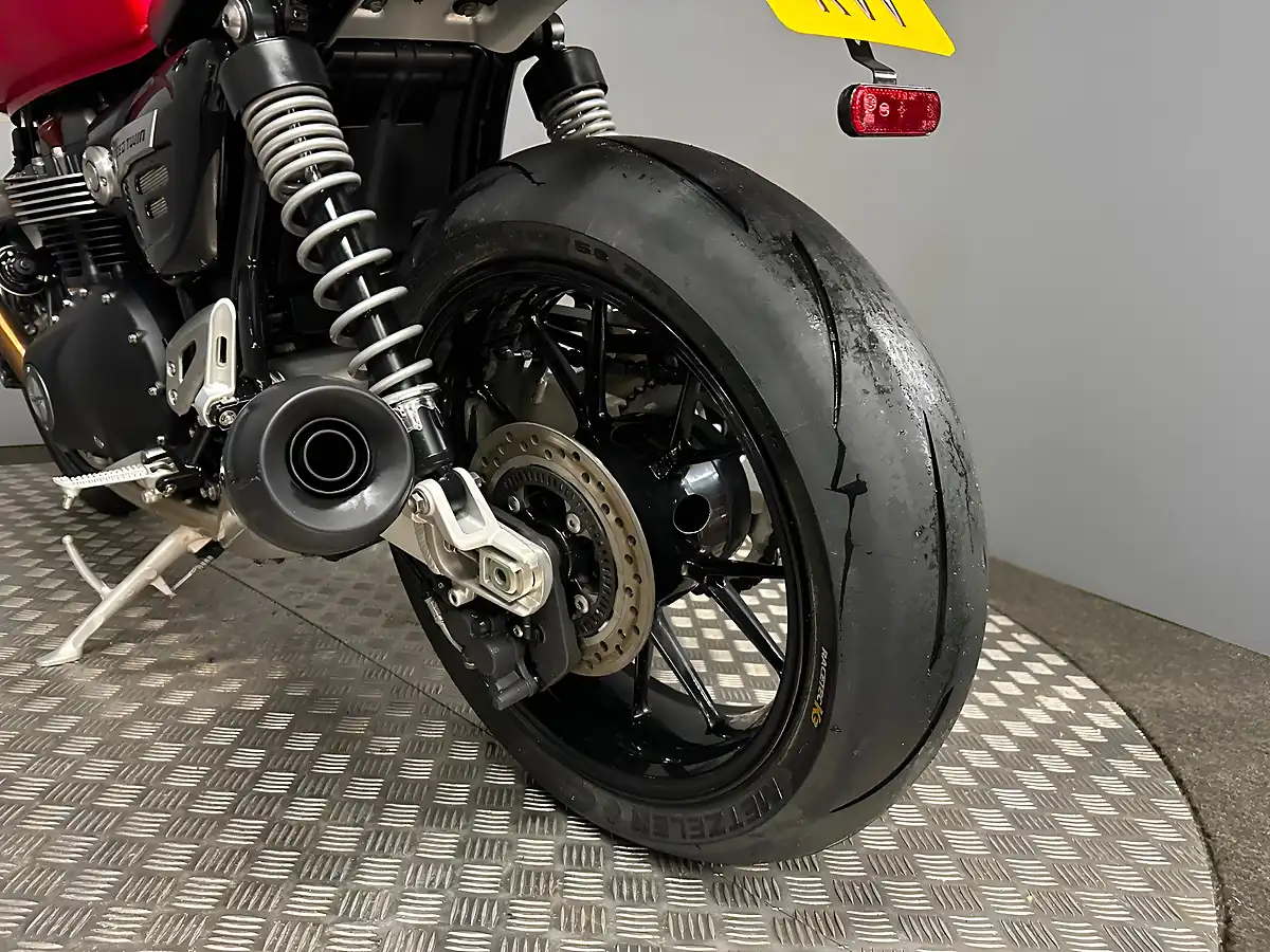 Used 2023 Triumph Speed Twin Red - Interior and Exterior details 7
