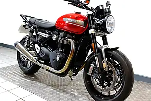 Used 2023 Triumph Speed Twin Red - Interior and Exterior details 2