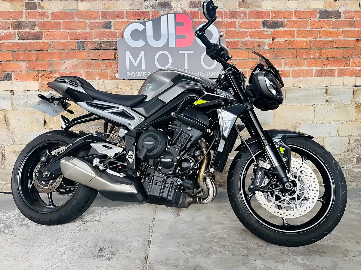 Used 2023 Triumph Street Triple 765 R Silver - Front View