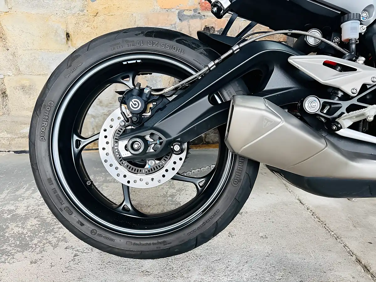 Used 2023 Triumph Street Triple 765 R Silver - Interior and Exterior details 10