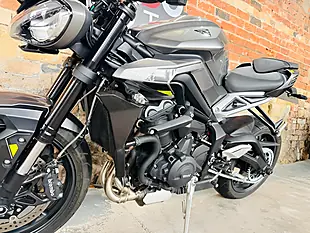 Used 2023 Triumph Street Triple 765 R Silver - Interior and Exterior details 15