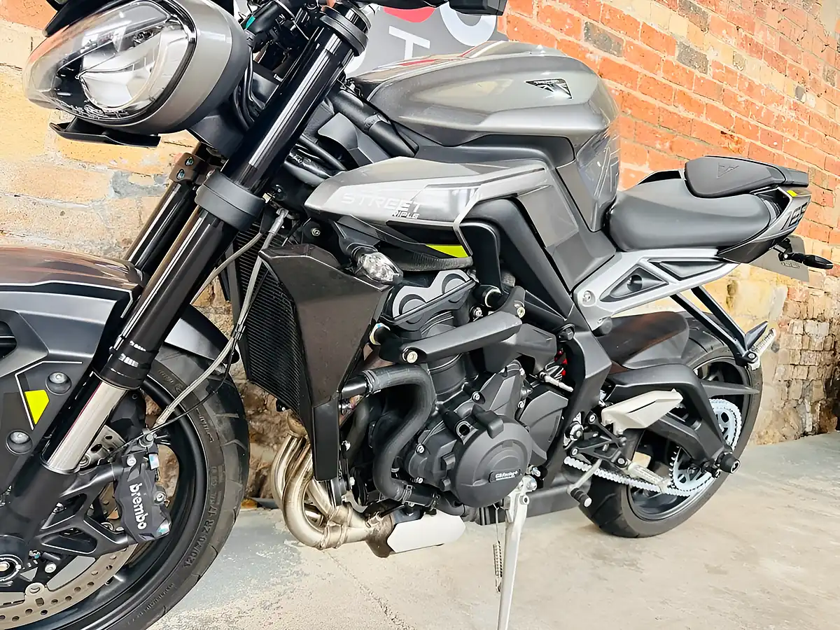 Used 2023 Triumph Street Triple 765 R Silver - Interior and Exterior details 15