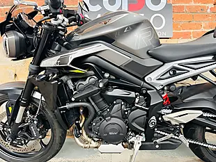Used 2023 Triumph Street Triple 765 R Silver - Interior and Exterior details 16
