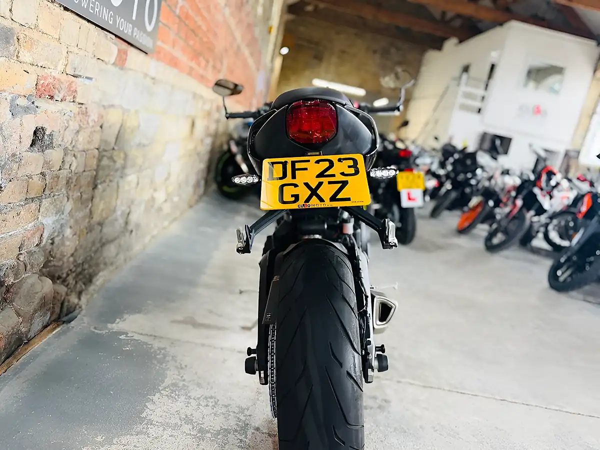 Used 2023 Triumph Street Triple 765 R Silver - Interior and Exterior details 18