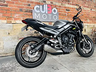 Used 2023 Triumph Street Triple 765 R Silver - Interior and Exterior details 4