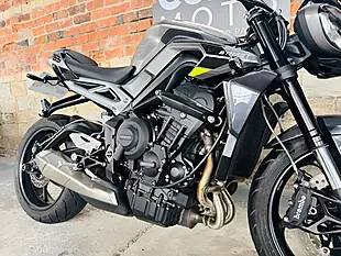 Used 2023 Triumph Street Triple 765 R Silver - Interior and Exterior details 6
