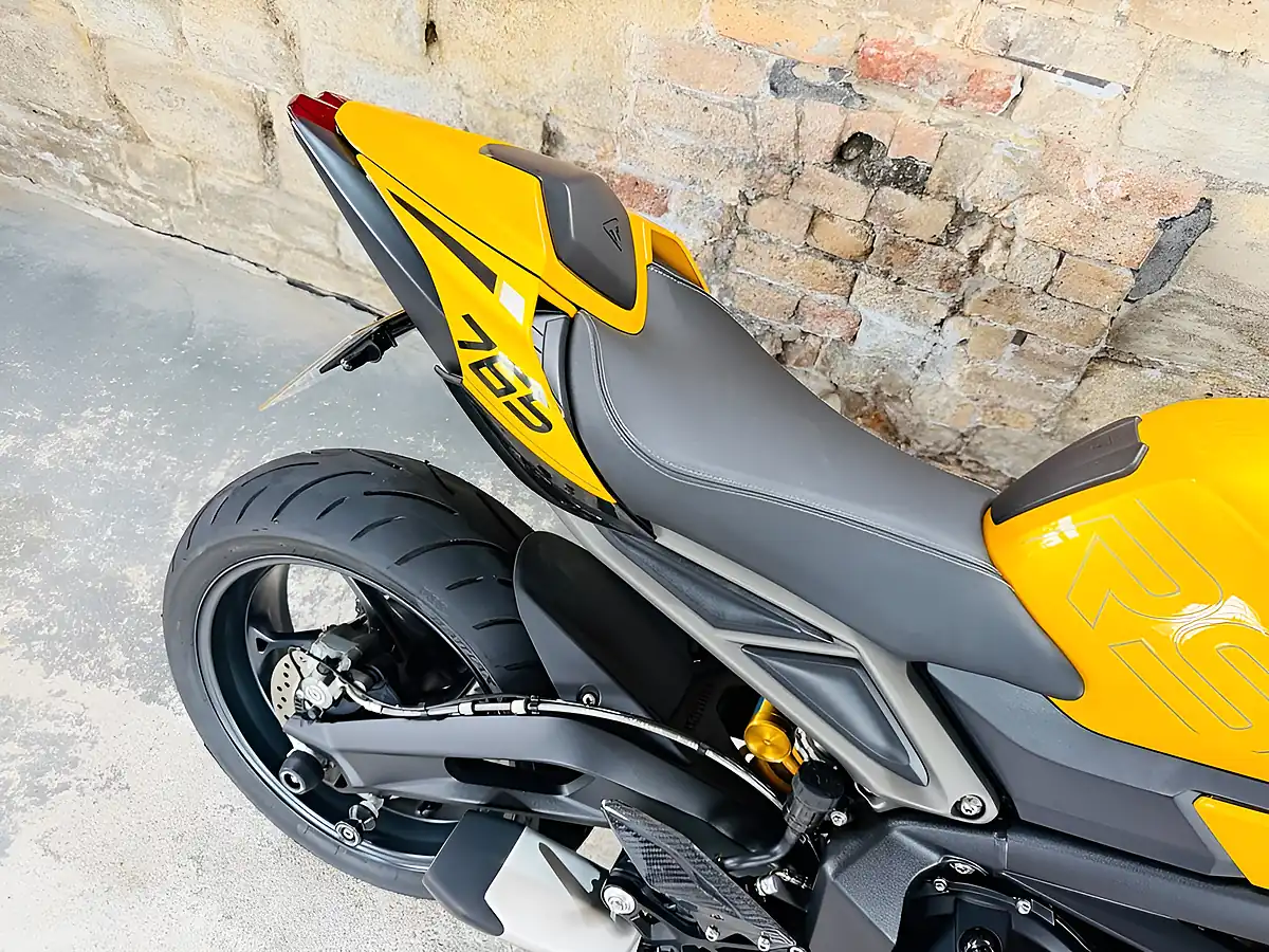Used 2023 Triumph Street Triple 765 RS Yellow - Interior and Exterior details 10