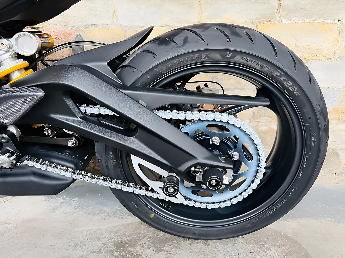 Used 2023 Triumph Street Triple 765 RS Yellow - Interior and Exterior details 17