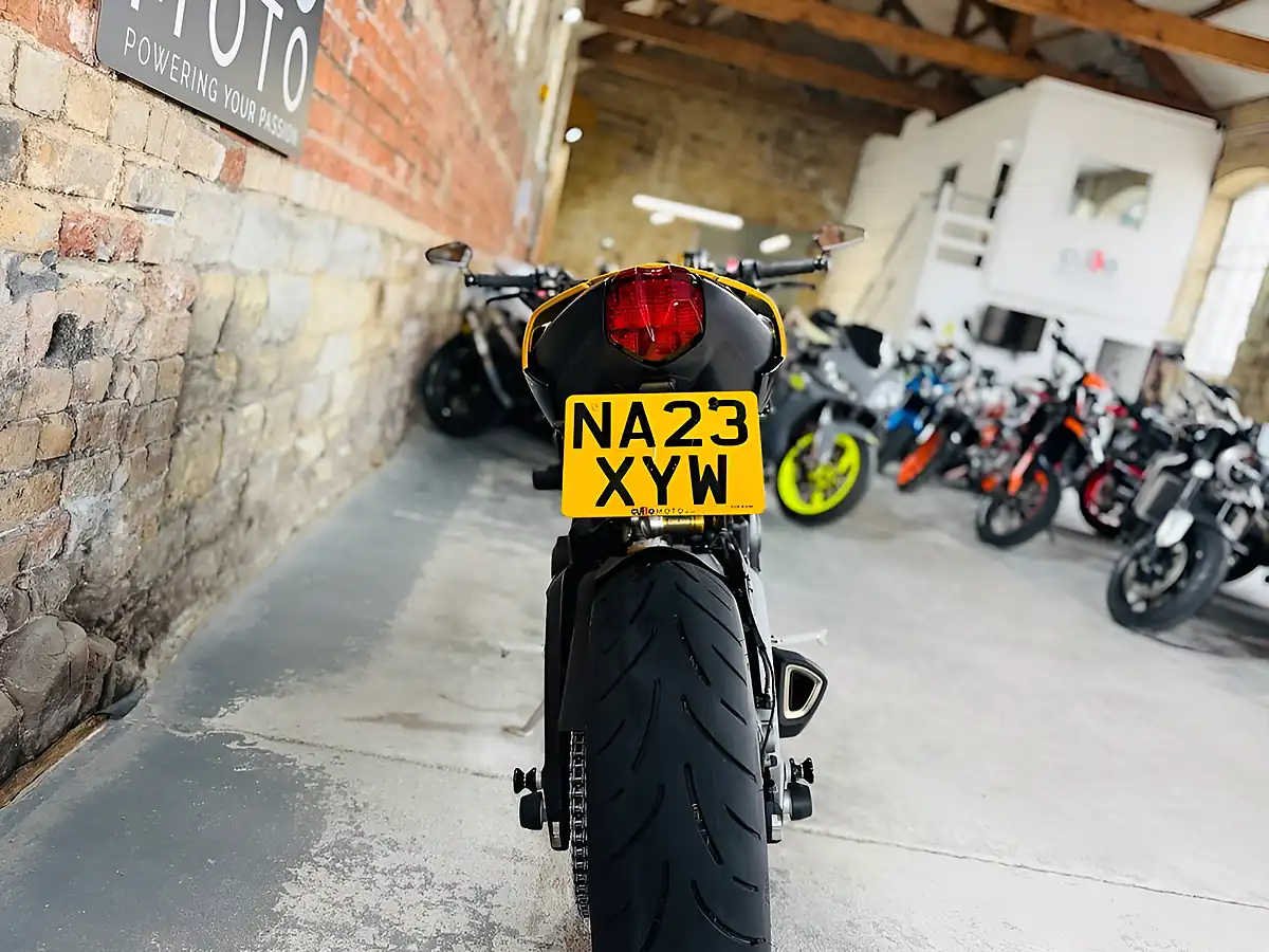 Used 2023 Triumph Street Triple 765 RS Yellow - Interior and Exterior details 18