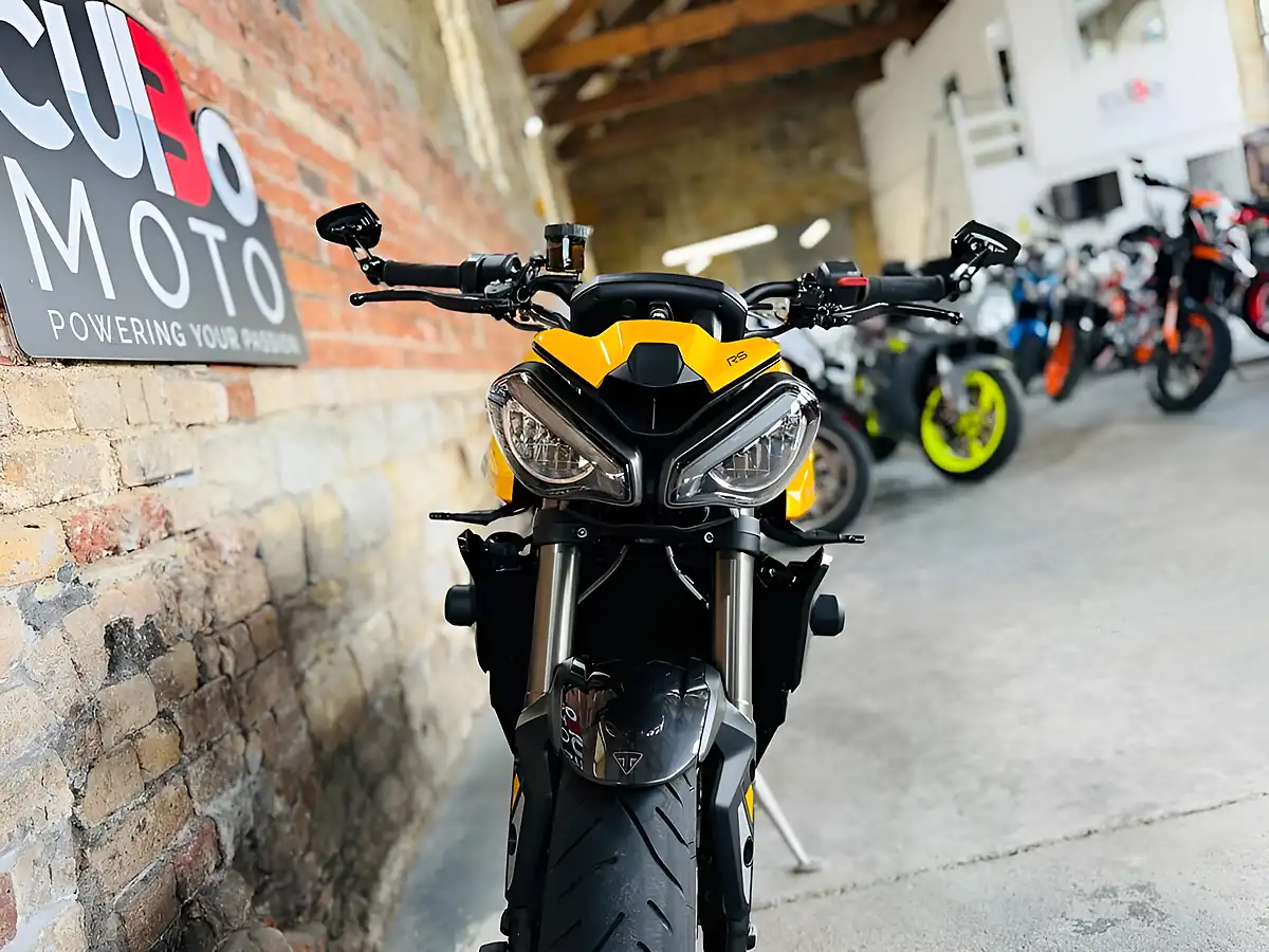 Used 2023 Triumph Street Triple 765 RS Yellow - Interior and Exterior details 19