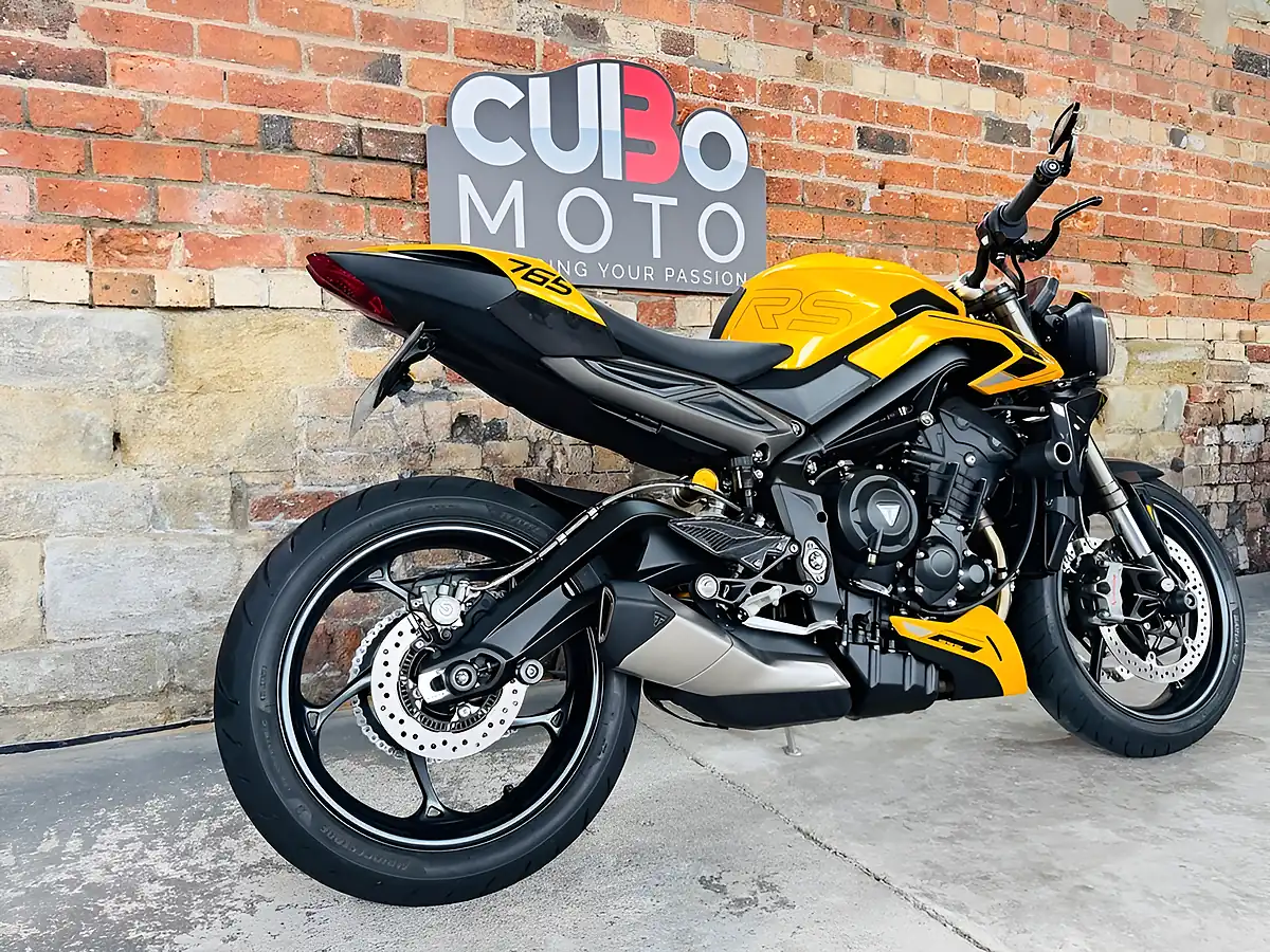 Used 2023 Triumph Street Triple 765 RS Yellow - Interior and Exterior details 4