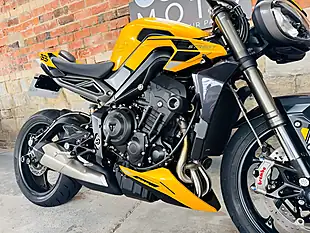 Used 2023 Triumph Street Triple 765 RS Yellow - Interior and Exterior details 6