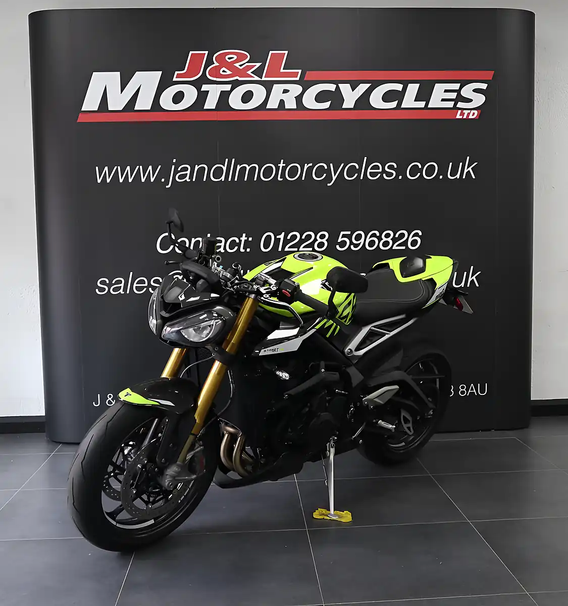 Used 2023 Triumph Street Triple Moto 2 Yellow - Interior and Exterior details 5